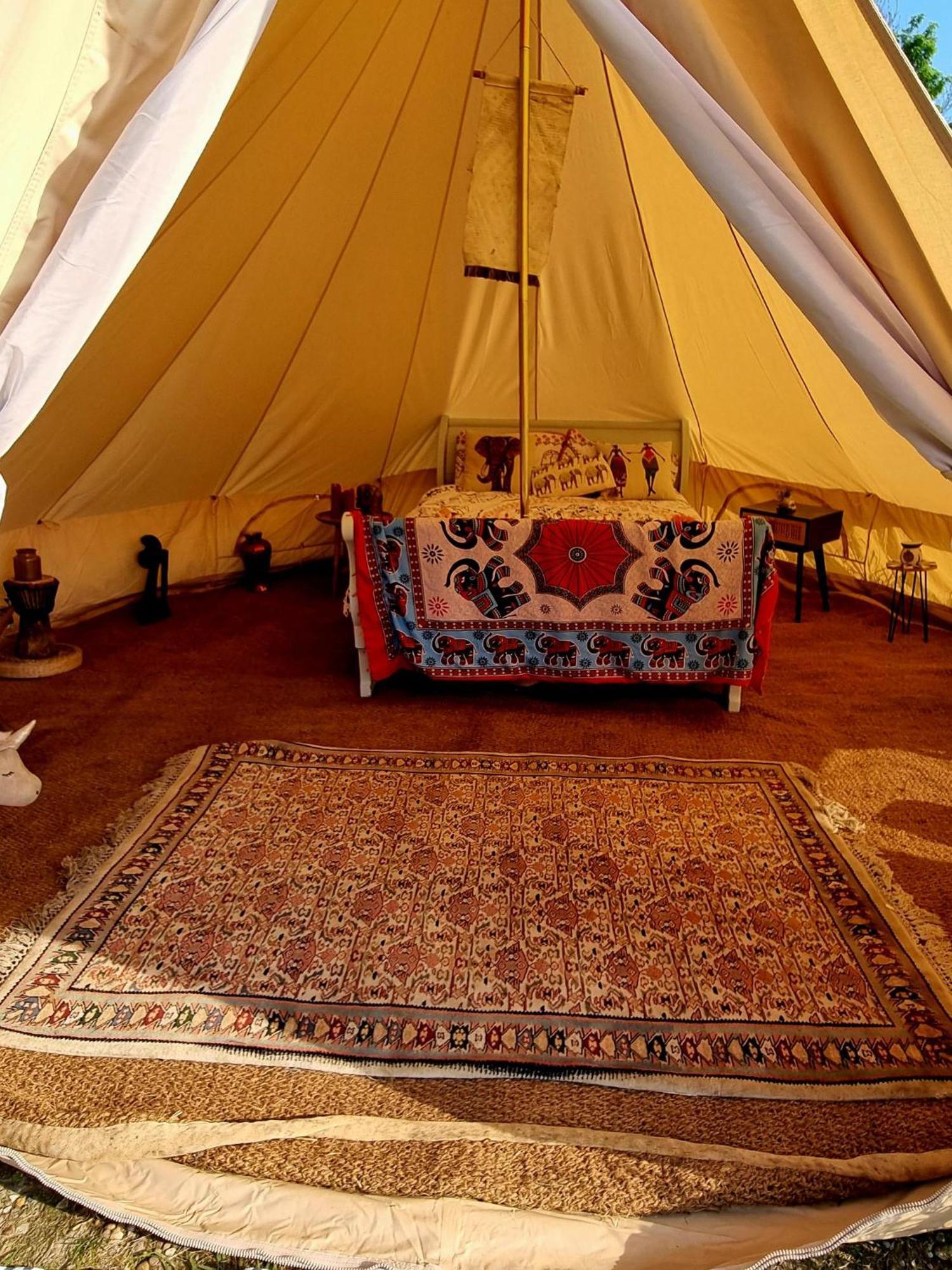 Secret Garden Glamping African Themed Tent Newark-on-Trent  Экстерьер фото